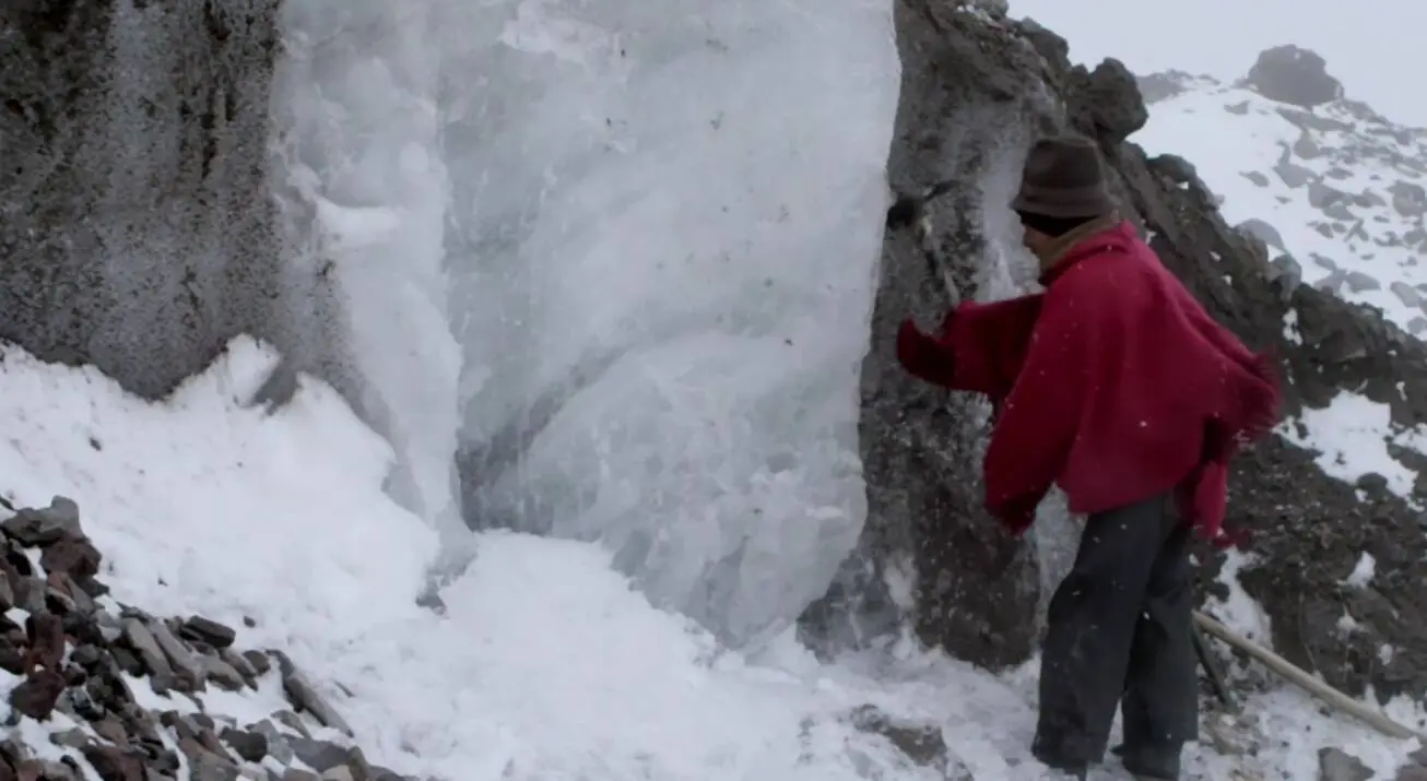 Baltazar trabajando en el glaciar